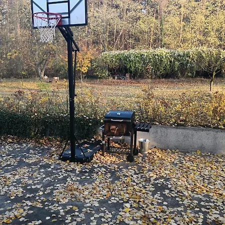 Familientreff Im Gruenen Mit Tennisplatz