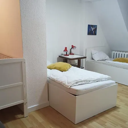 Familientreff Im Gruenen Mit Tennisplatz *